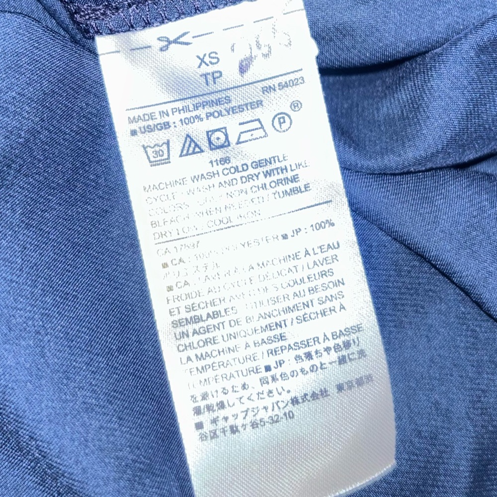 Women’s Banana Republic Blue Button Down Shirt - Picture 7 of 7